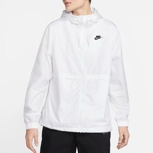 Nike Sportswear Essential Repel Women's Woven Jacket